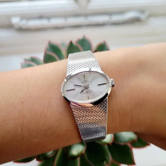 Swiss Mondaine 17 Jewels Silver Watch